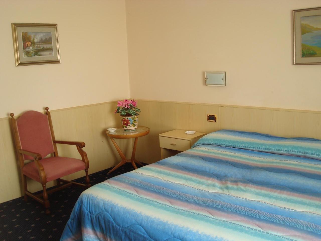 Hotel Marnie *